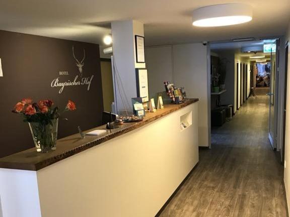 Bayrischer Hof Krefeld Bagian luar foto