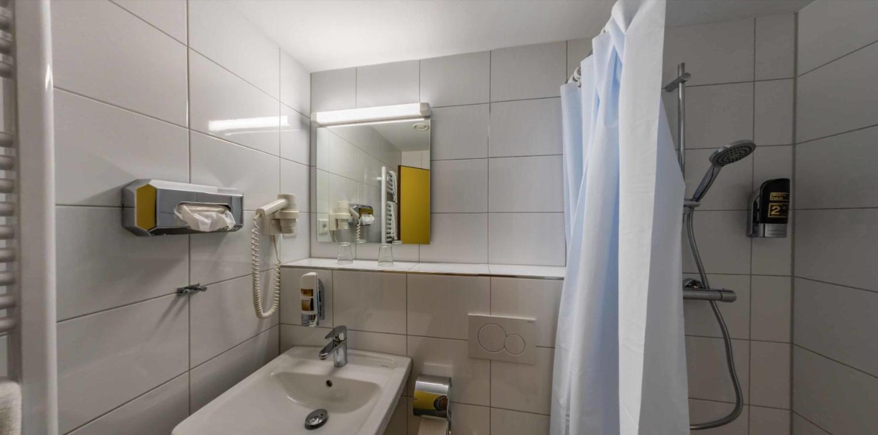 Bayrischer Hof Krefeld Ruang foto
